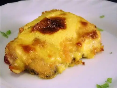 Треска, тушеная в панировке с голландским соусом