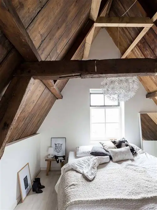 Спальня, Комната, Чердак, Недвижимость, Мебель, Потолок, Кровать, Балка, Дизайн интерьера, Дом,