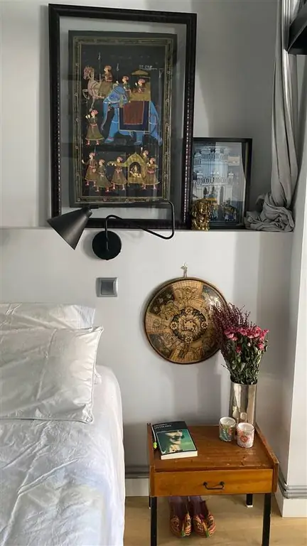 винтажная мебель и декор в спальне