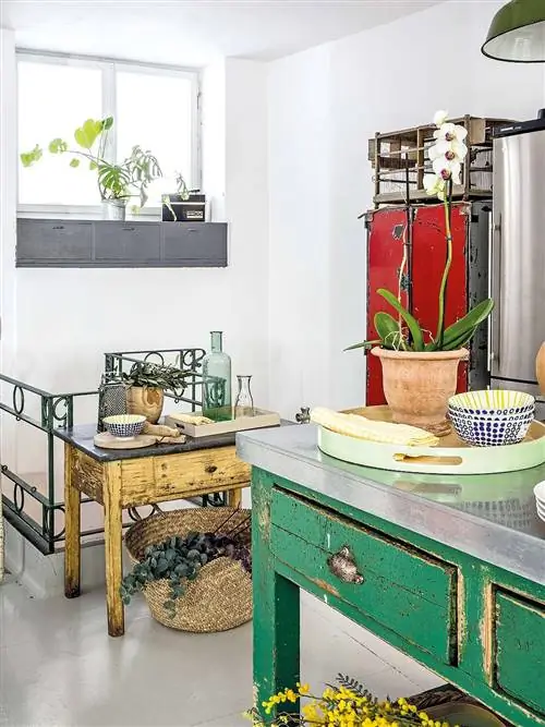 Грин, Комната, Дизайн интерьера, Стол, Дизайн интерьера, Светильник, Главная, Столешница, Комнатное растение,