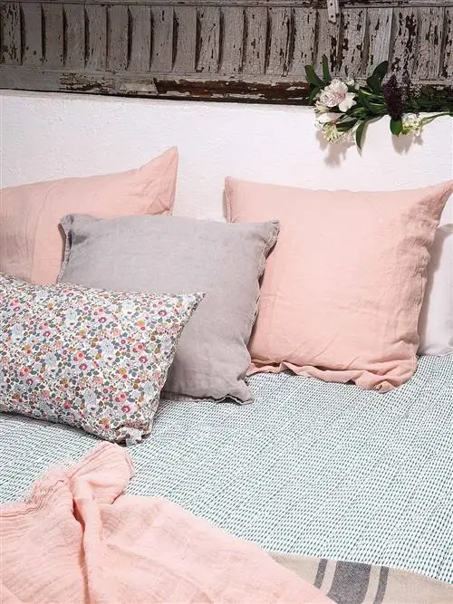 Комната, текстиль, постельное белье, розовый, лепесток, подушка, постельное белье, подушка, декоративная подушка, аксессуары для дома,