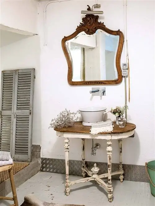 Комната, Дизайн интерьера, Стена, Зеркало, Дизайн интерьера, Фарфор, Мебель для улицы, Натюрморт фотография, Ведро, Уличный стол,