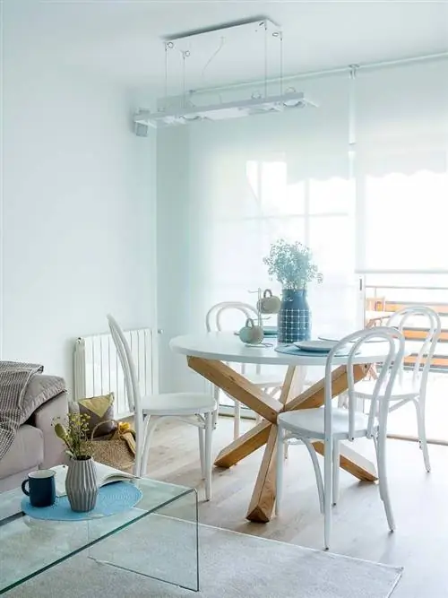 Комната, Дизайн интерьера, Этаж, Мебель, Стол, Белый, Потолок, Дом, Стул, Стекло,