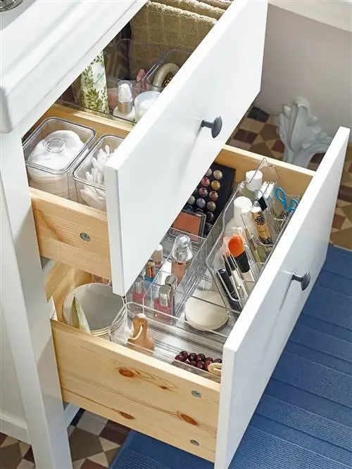 Пластиковая коробка,