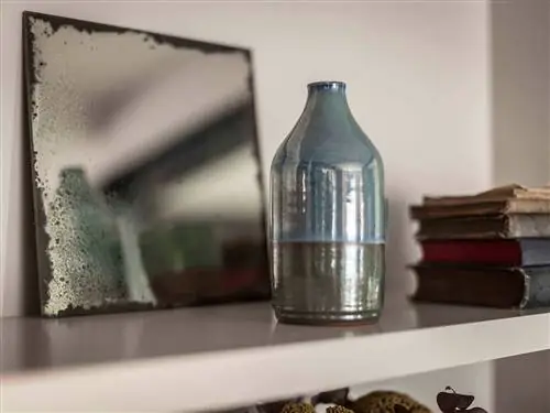 Стекло, Бутылка, Питьевая посуда, Стеклянная бутылка, Бирюзовый, Прозрачный материал, Сервировочная посуда, Натюрморт фотография, Аксессуары для дома, Натюрморт,