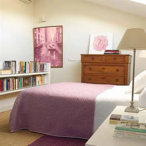 Комод, Дерево, Дизайн интерьера, Комод, Стена, Текстиль, Постельные принадлежности, Спальня, Мебель, Кровать,