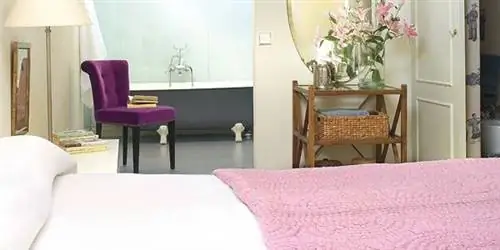 Спальня 23 м² с ванной комнатой и гардеробной