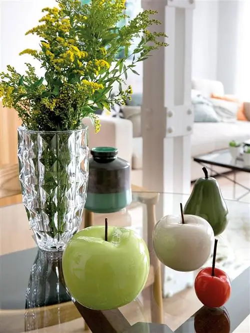 Зеленый, Дизайн интерьера, Посуда, Артефакт, Бирюзовый, Ваза, Фотография натюрморта, Диван, Фрукты, Продукция,