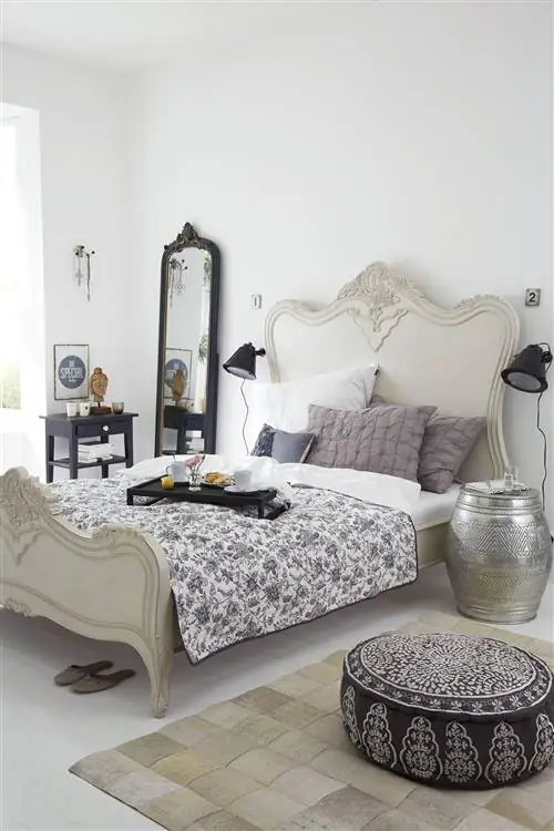 Современная спальня в классическом стиле