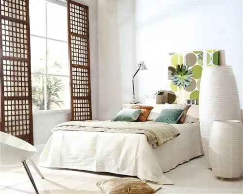 современная спальня в белом цвете