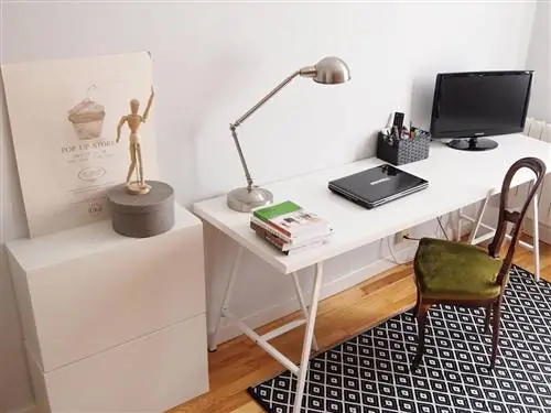 Продукт, Электронное устройство, Таблица, Устройство отображения, Технология, Этаж, Пол, Аксессуар для компьютерного монитора, Компьютерный аксессуар, Устройство вывода,