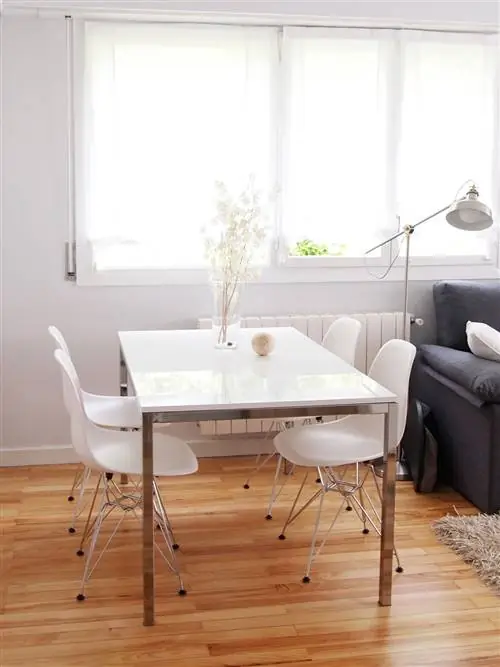 Дерево, Этаж, Комната, Пол, Дизайн интерьера, Дом, Лиственная древесина, Мебель, Стол, Белый,