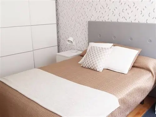 Кровать, Комната, Постельные принадлежности, Недвижимость, Дизайн интерьера, Текстиль, Стена, Спальня, Простыня, Постельное белье,