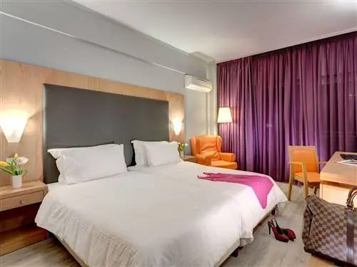 Спальня, Кровать, Мебель, Комната, Дизайн интерьера, Простыня, Недвижимость, Каркас кровати, Стена, Люкс,