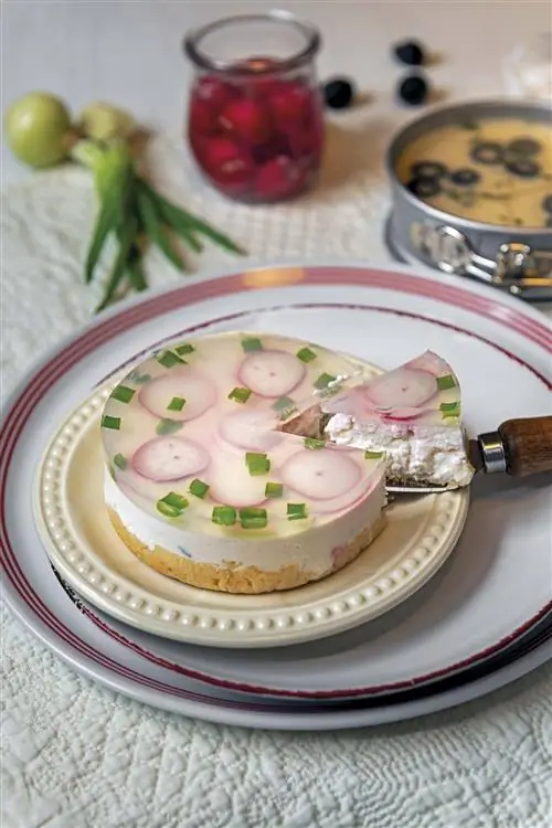 чизкейк с редисом и луком
