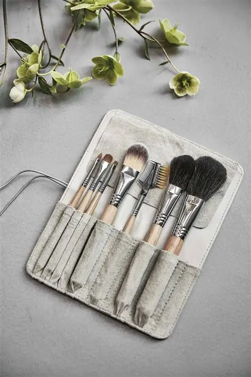 кисточки для макияжа