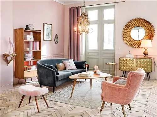 Гостиная, Мебель, Комната, Дизайн интерьера, Недвижимость, Журнальный столик, Стол, Розовый, Пол, Стена,