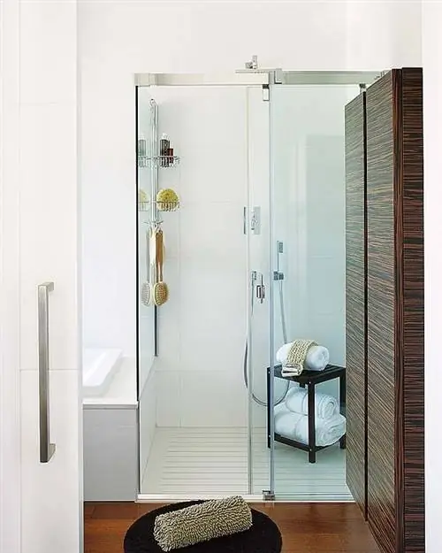 Комната, Этаж, Настил, Стена, Дизайн интерьера, Светильник, Стекло, Ручка, Дверь, Бытовая техника,