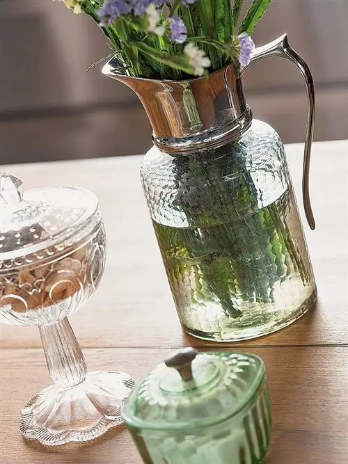 Green, Serveware, Flower, Glass, Liquid, Fluid, Drinkware, Barware, Dishware, Bouquet,