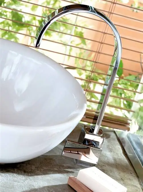 Дерево, Сантехника, Лиственных пород, Композитный материал, Сантехника, Раковина, Керамика, Сталь, Кран, Хозяйственные товары,