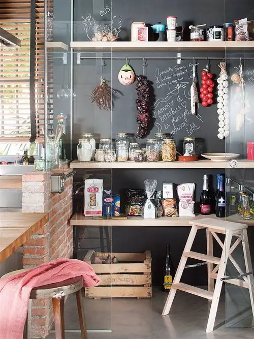 Комната, Стеллажи, Дизайн интерьера, Полка, Коллекция, Дизайн интерьера, Оконное покрытие, Витрина, Жалюзи, Фанера,