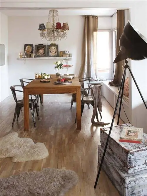 Дерево, Комната, Дизайн интерьера, Этаж, Настил, Стол, Дизайн интерьера, Дом, Лампа, Столовая,