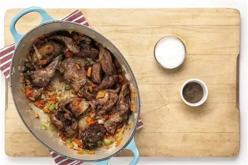 Кролик тушеный с овощами