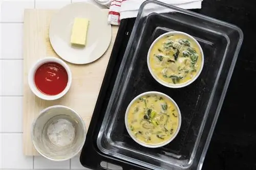 Лист со швейцарским мангольдом, шпинатом и луком-пореем 3