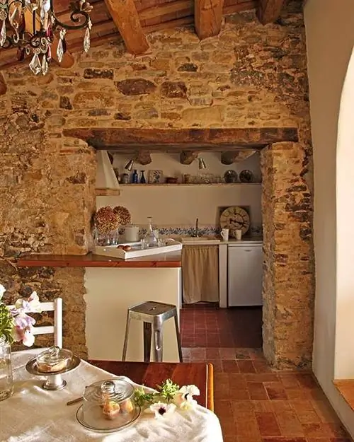 Serveware, Room, Dishware, Interior design, Wall, Porcelain, Floor, Interior design, Drinkware, Home Accessories,