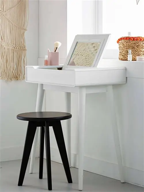 Мебель, Рабочий стол, Стол, Стул, Дизайн интерьера, Табурет, Комната, Письменный стол, Дизайн, Материальное имущество,