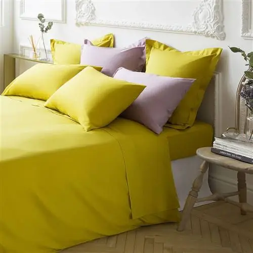 Синий, Комната, Желтый, Дизайн интерьера, Зеленый, Постельные принадлежности, Текстиль, Стена, Спальня, Постельное белье,