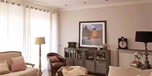 Эта квартира сочетает в себе классицизм и современность