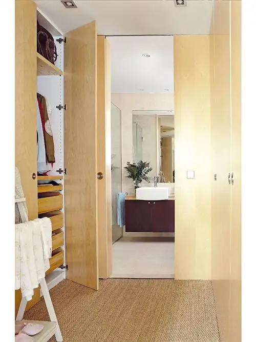 Этаж, Дизайн интерьера, Пол, Комната, Потолок, Светильник, Дизайн интерьера, Плитка, Комнатное растение, Ковер,