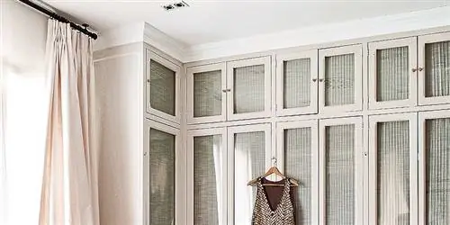 Выберите шкафы и наведите порядок в гардеробной