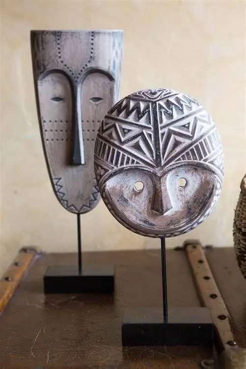 декоративные африканские маски из дерева с металлической ножкой