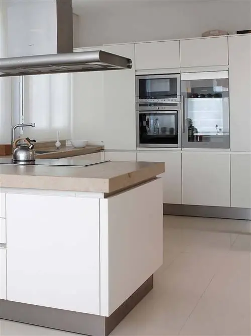 Недвижимость, Этаж, Комната, Белый, Пол, Дизайн интерьера, Серый, Кухня, Материальное имущество, Кухонный прибор,