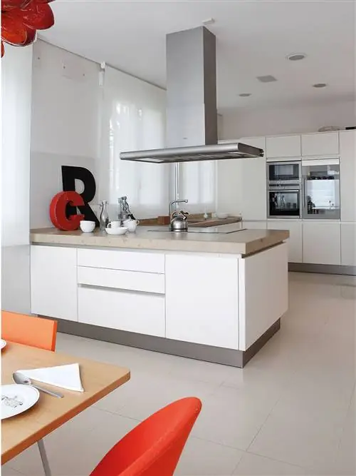 Дизайн интерьера, Комната, Этаж, Пол, Дизайн интерьера, Потолок, Оранжевый, Краснодеревщик, Кармин, Серый,