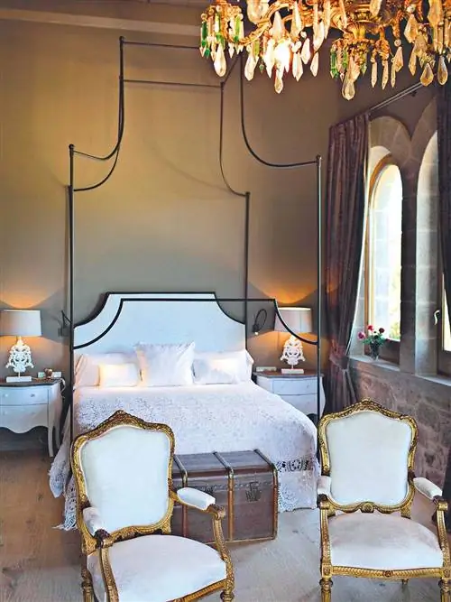 Освещение, Кровать, Комната, Дизайн интерьера, Недвижимость, Текстиль, Мебель, Стена, Спальня, Постельные принадлежности,