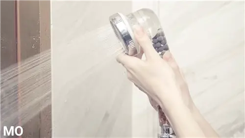 Откройте для себя эту насадку для душа, которая фильтрует воду
