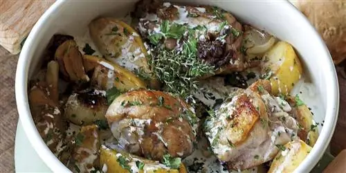Блюдо дня: Курица тушеная с яблоком