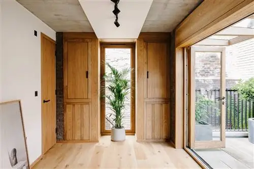 дом из кирпича и дуба