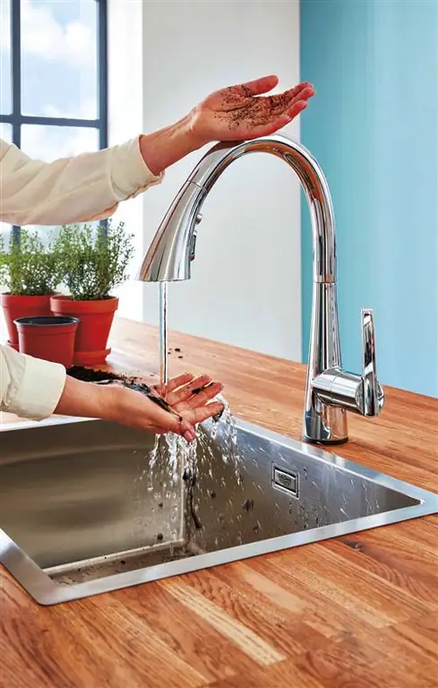 zedra touch электронный однорычажный кухонный смеситель