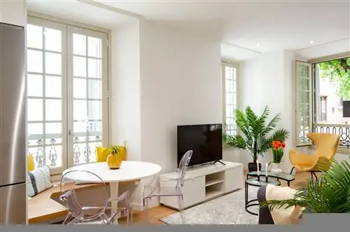 кабинет с верстаком в гостиной