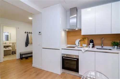 современная белая кухня