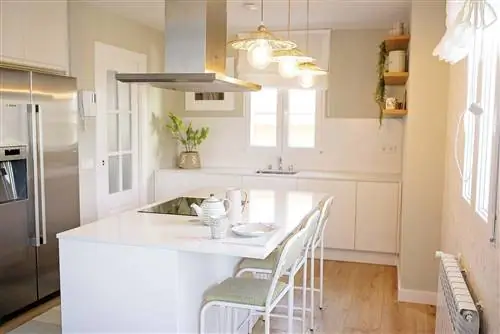 квартира в мадриде отремонтированная кухня с островом