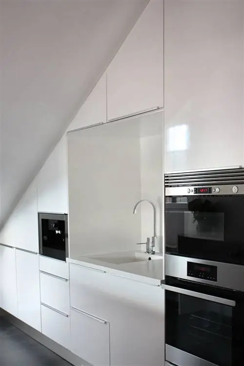 современная белая кухня