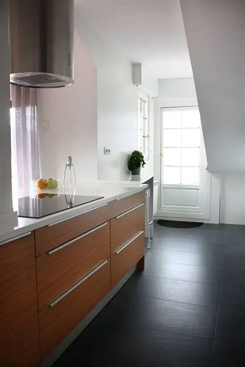 современная белая кухня