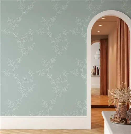 зеленые обои с растительными мотивами