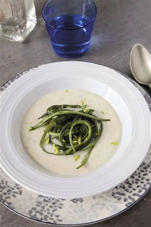 стручковая фасоль с кремом из горгонзолы