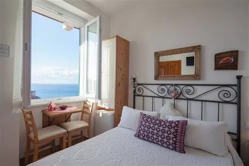 лука кино pixar апартаменты airbnb чинкве-терре италия